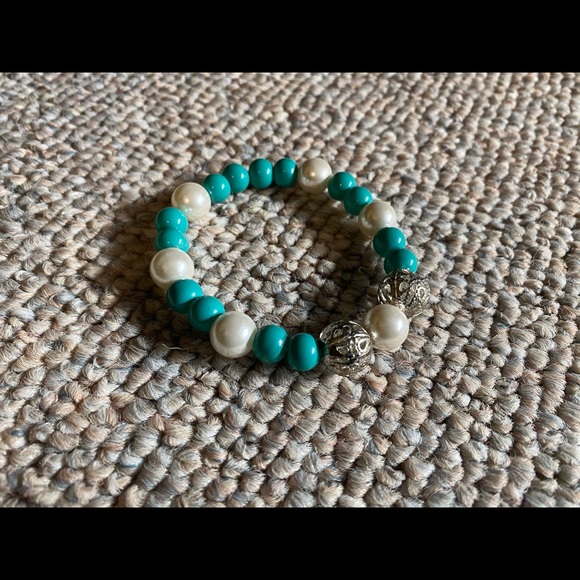 Bracelets - Picture 8 of 13